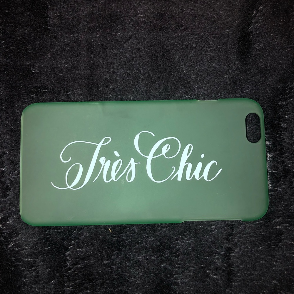 Tres Chic iPhone + case